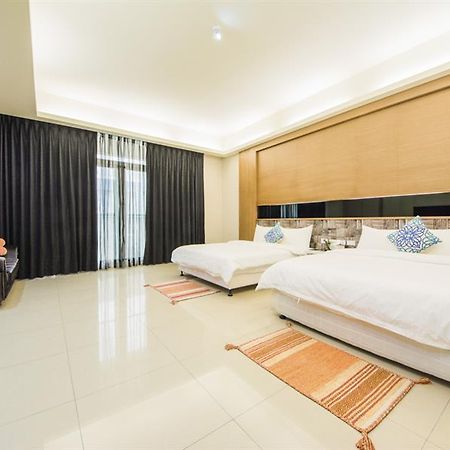 Xin Ju Apartment Taitung Luaran gambar